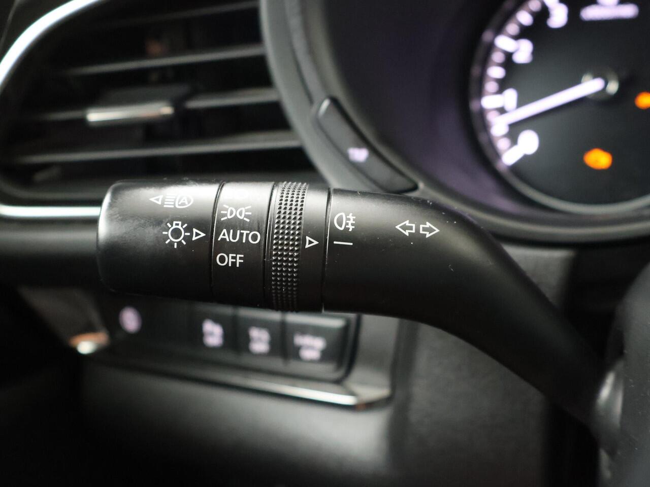 Mazda CX-30 2.0 e-SkyActiv-X M Hybrid Luxury | 180 PK | Trekhaak afneembaar | Lederen bekleding | Navigatiesysteem | Head-up display |