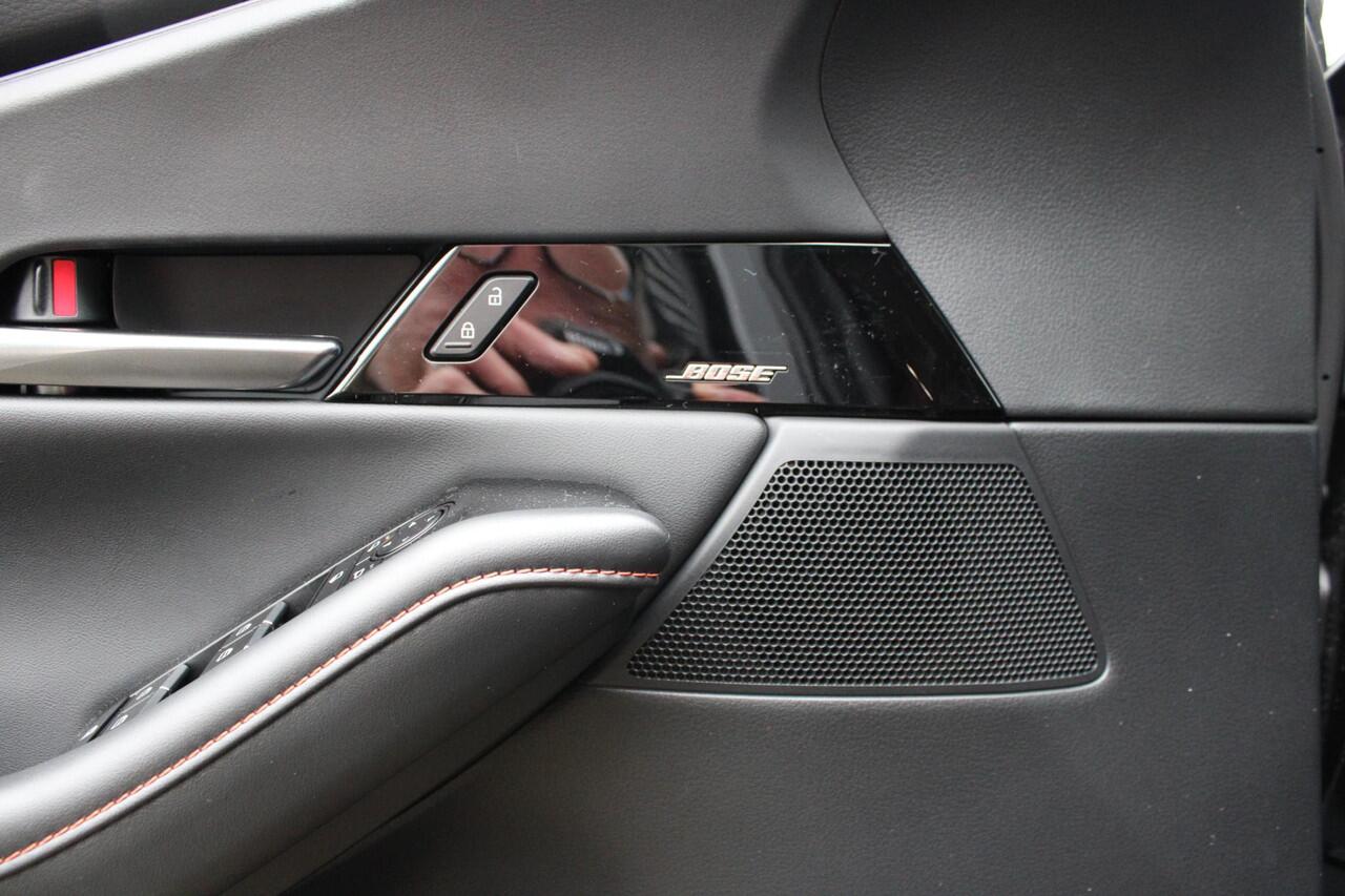 Mazda CX-30 2.5 e-SkyActiv-G 140 M Hybrid Nagisa , Demovoordeel ¤ 4.390,-, Automaat, Bruin Leder, Bose, Navi, Adap.Cruise, Clima, Apple Carplay, Camera, PDC, HUD, Stoelverwarming, 18" LMV