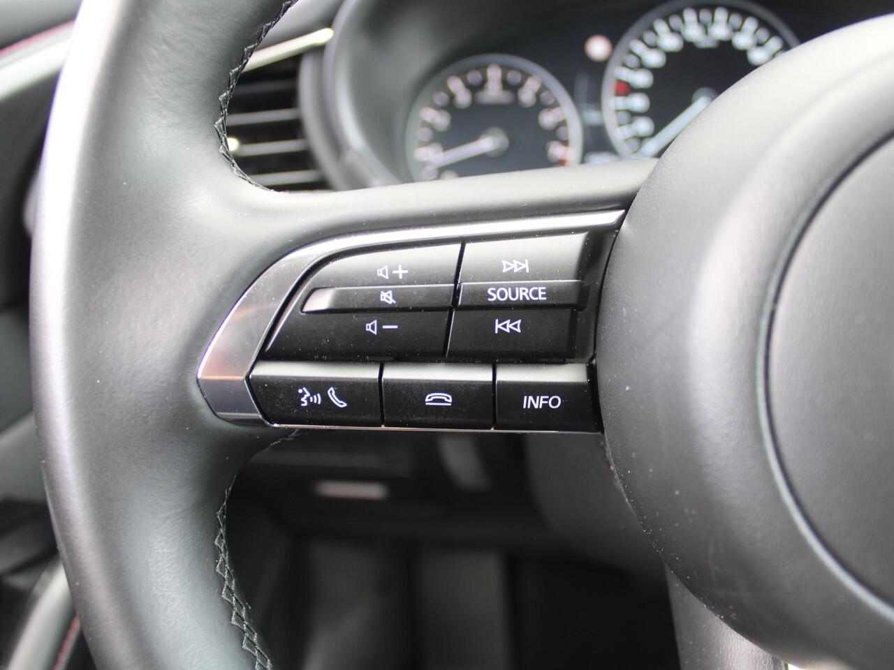 Mazda CX-30 2.0 e-SkyActiv-X M Hybrid Homura | Camera | Cruise adapt. | Stoelverwarming | 18" LM | Elek. achterklep | HUD | LED |