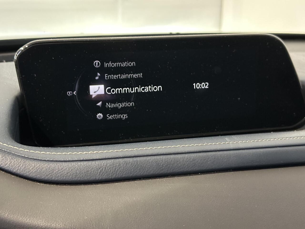 Mazda CX-30 2.0 e-SkyActiv-X M Hybrid Comfort AUTOMAAT | AFNEEMBARE TREKHAAK | NAVIGATIE | HEAD-UP DISPLAY | STOEL-/STUURVERWARMING