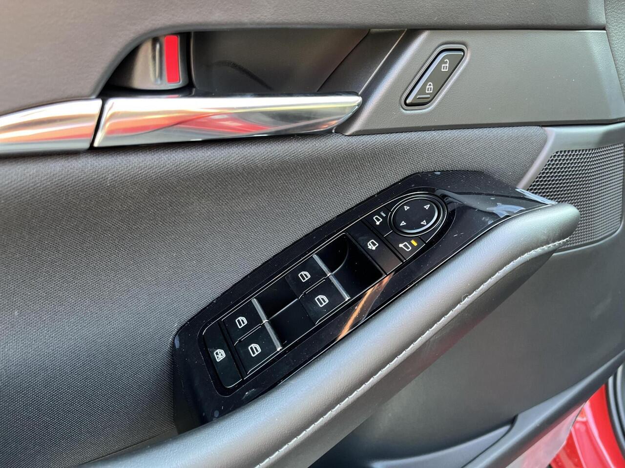 Mazda CX-30 2.5 e-SkyActiv-G M Hybrid Centre-line | Design Pack | Direct uit voorraad leverbaar | Div kleuren en uitvoeringen beschikbaar |