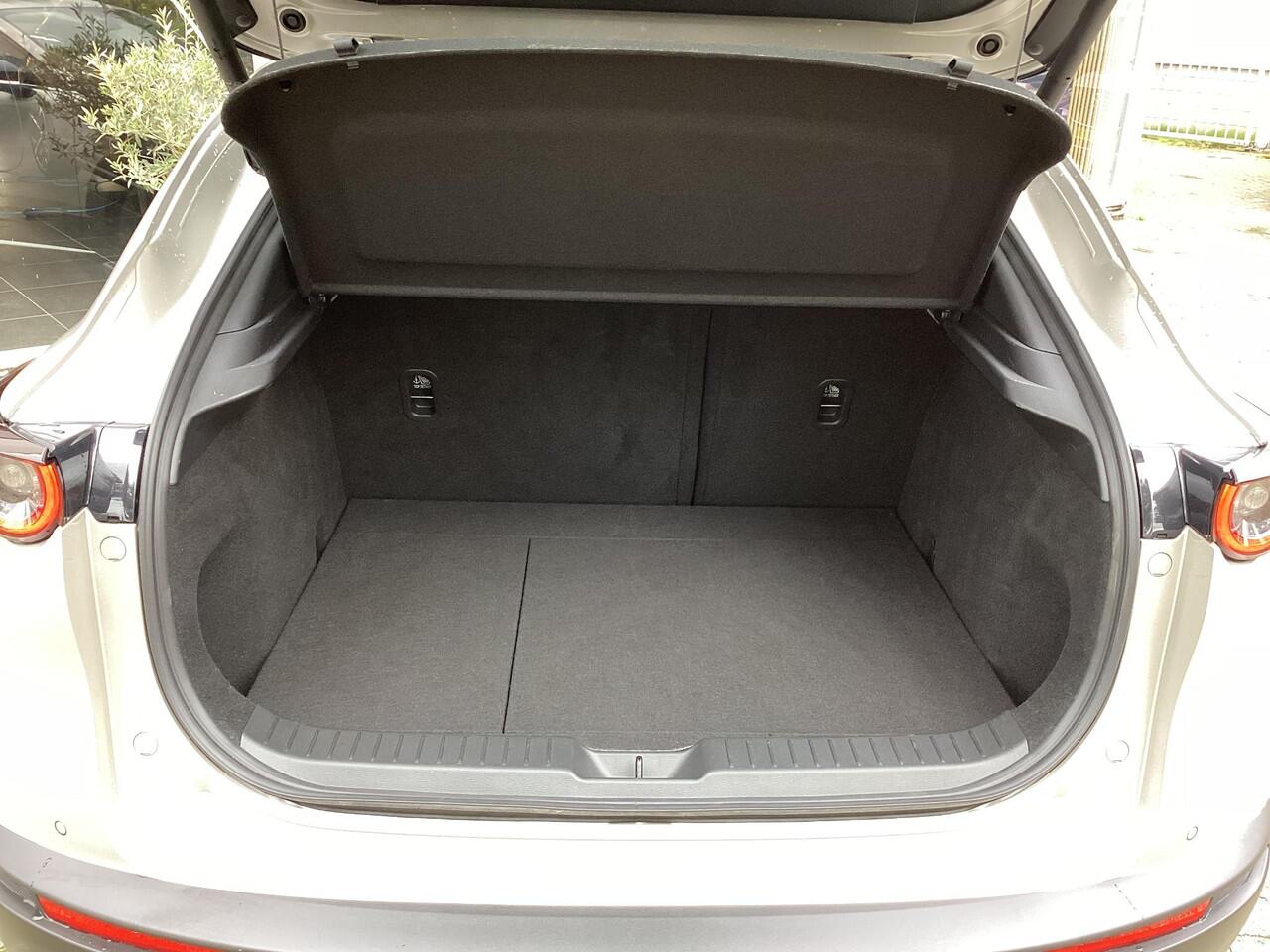 Mazda CX-30 2.0 e-SkyActiv-X M Hybrid Homura 186 PK motor / Aeropakket / Roofrails / Dorpelbeschermers/ Sportpakket/ Navigatie/ Apple Carplay/ Android Auto/ Automaat