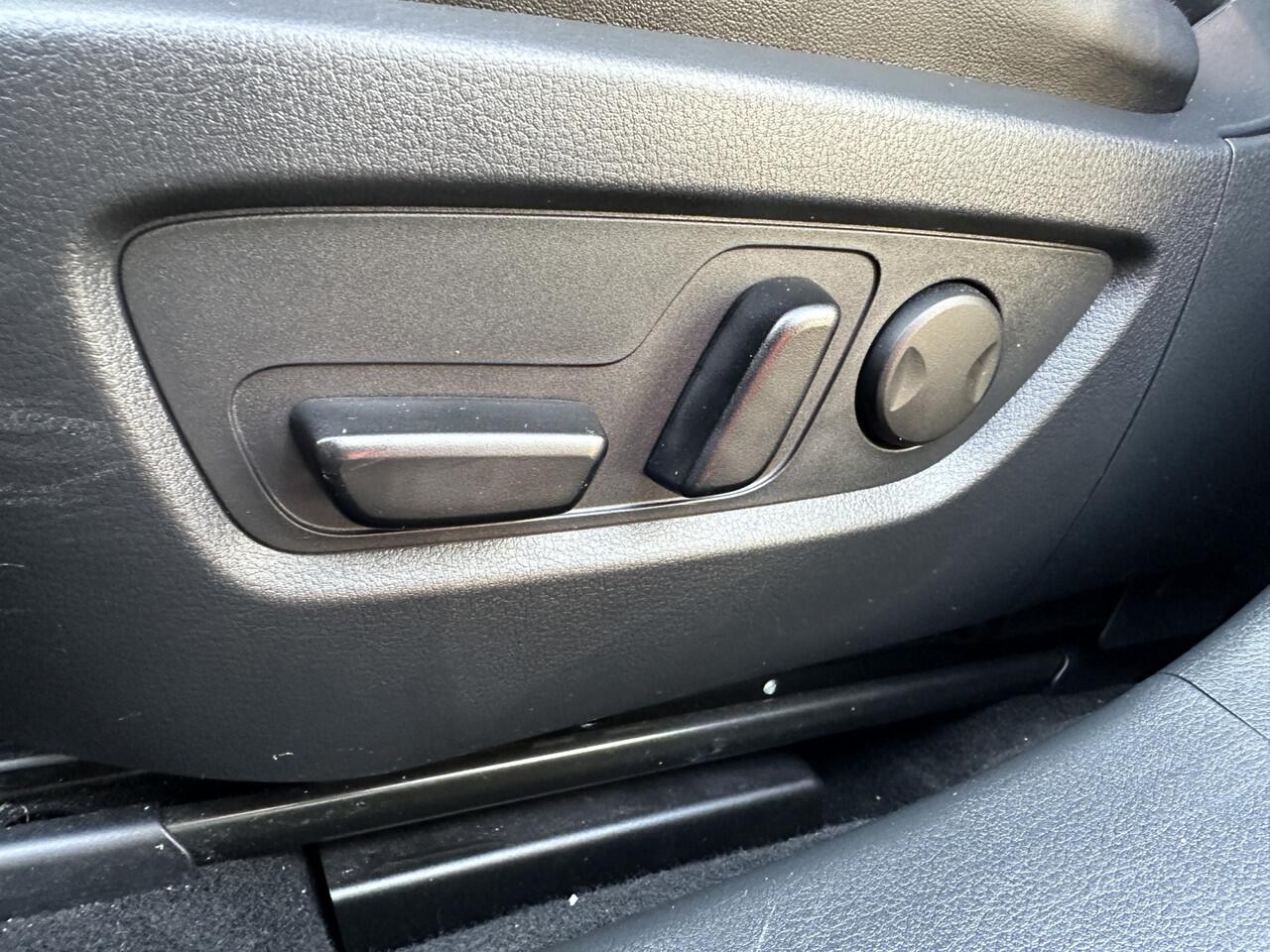 Mazda CX-30 2.0 e-SkyActiv-X M Hybrid Luxury | Leder | Bose