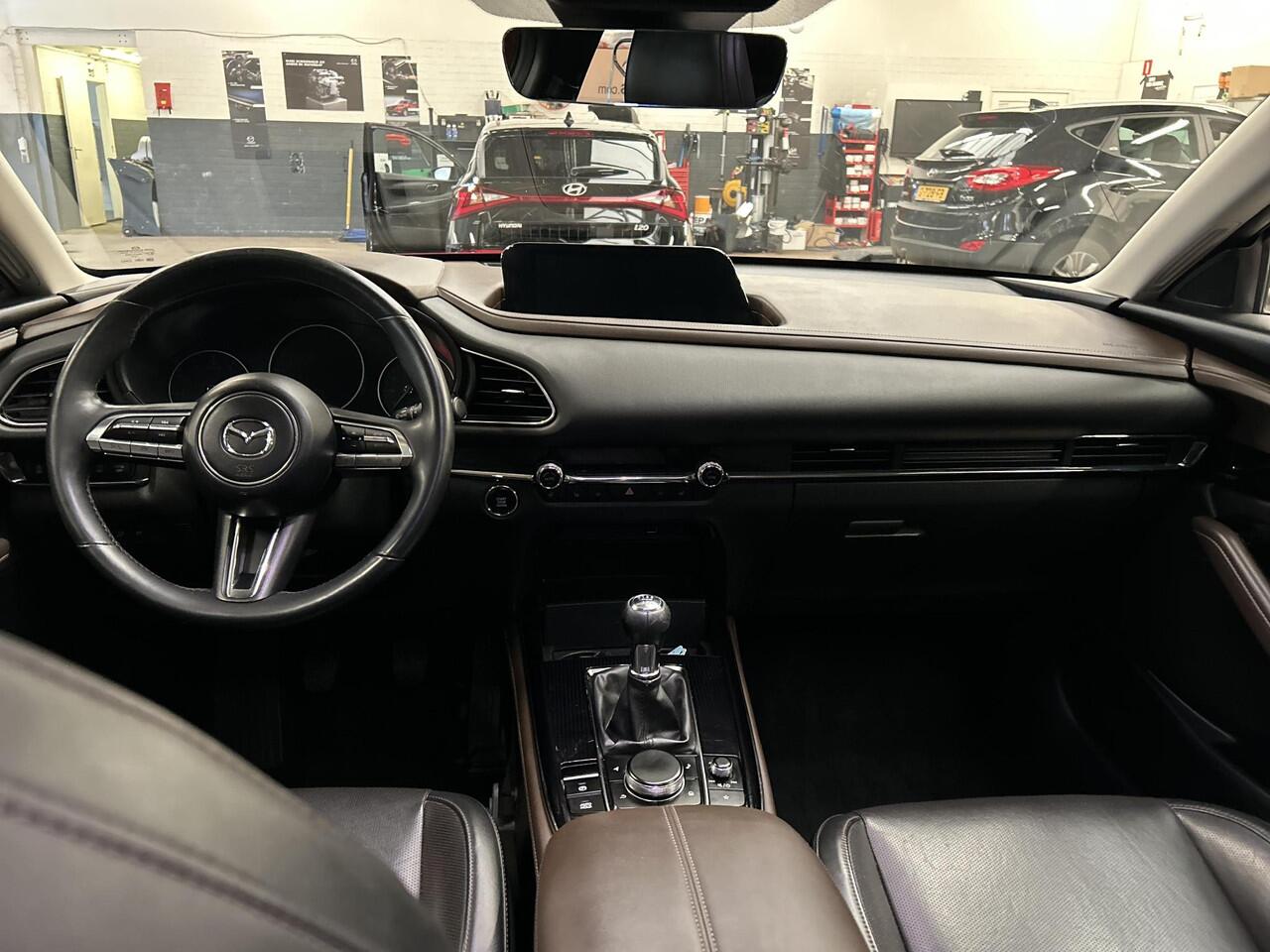 Mazda CX-30 2.0 e-SkyActiv-X M Hybrid Luxury | Apple Carplay/Android Auto | Achteruitrijcamera | Stoel/stuurverwarming | Elektrische achterklep | Schuifkanteldak |