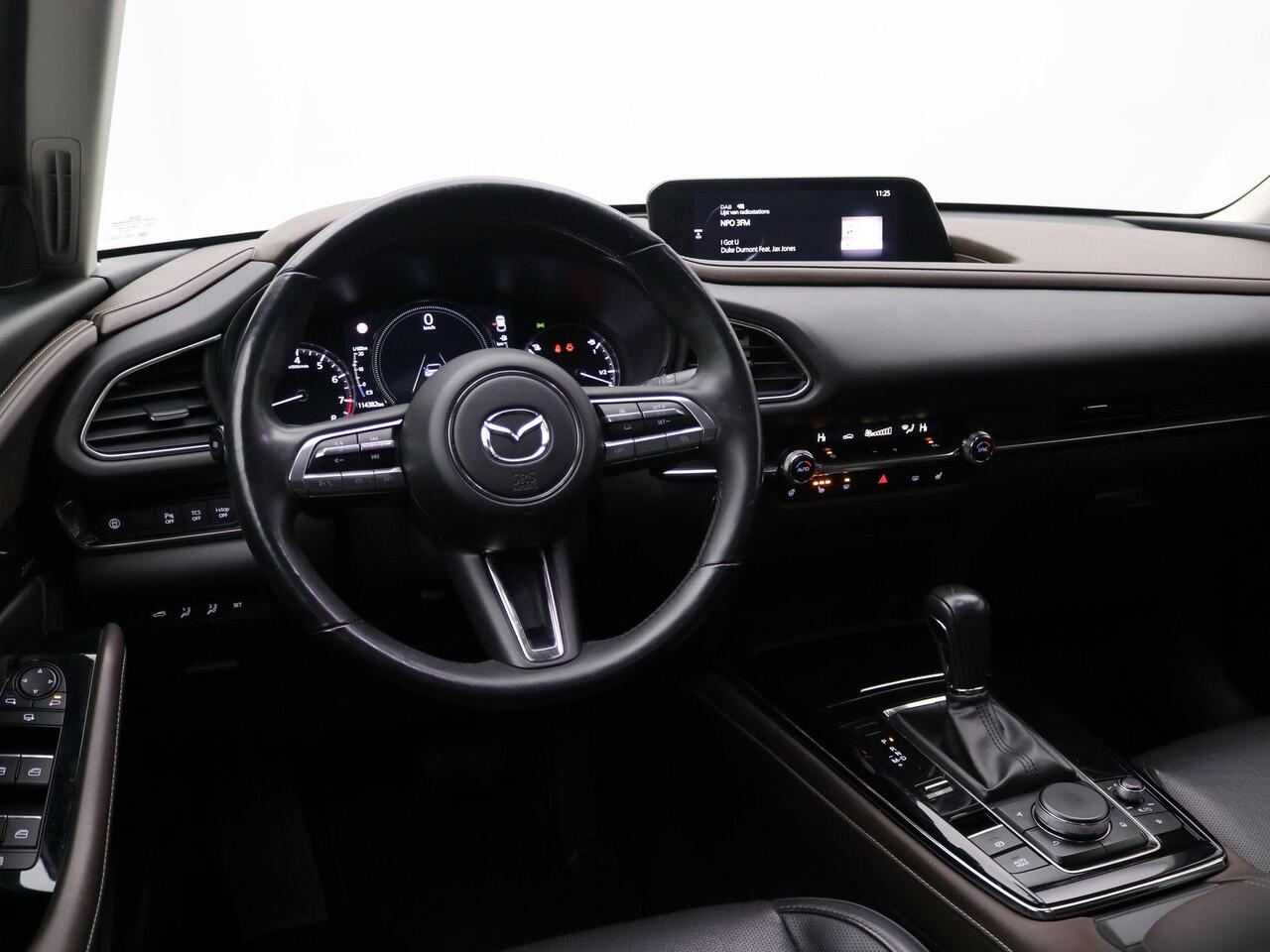 Mazda CX-30 2.0 e-SkyActiv-X M Hybrid Luxury AUTOMAAT / Trekhaak / 1300kg Trekgewicht / Dealeronderhouden / Lederen Bekleding / HUD Display / Adaptieve Cruise Control /