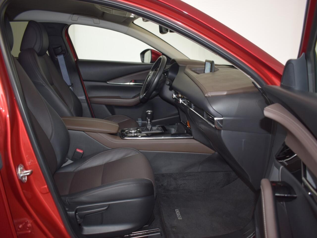 Mazda CX-30 2.0 eSA-X LUXURY LEER NAVI 18"LMV CAMERA