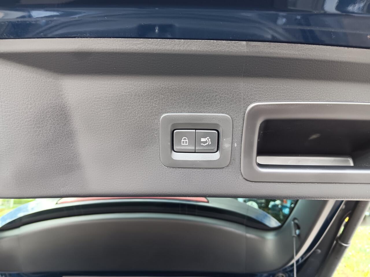 Mazda CX-30 2.0 e-SkyActiv M Hybrid 150PK Luxury AUTOMAAT, Leder, Navi, Clima, Head-up, etc. incl. 12 MND BOVAGGARANTIE