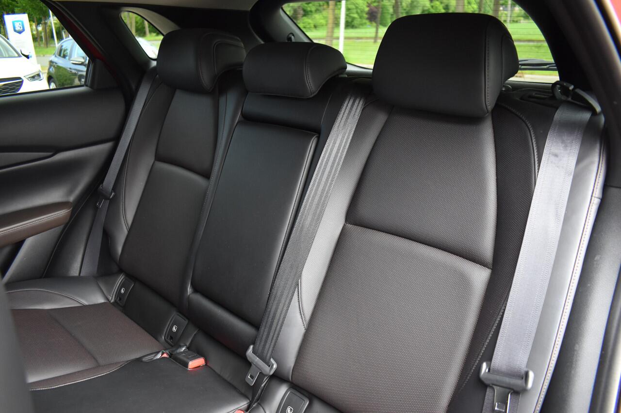 Mazda CX-30 2.0 e-SkyActiv-X M Hybrid Luxury / Camera / 18" LM / Keyless / Navi / Carplay / Leder / Trekhaak