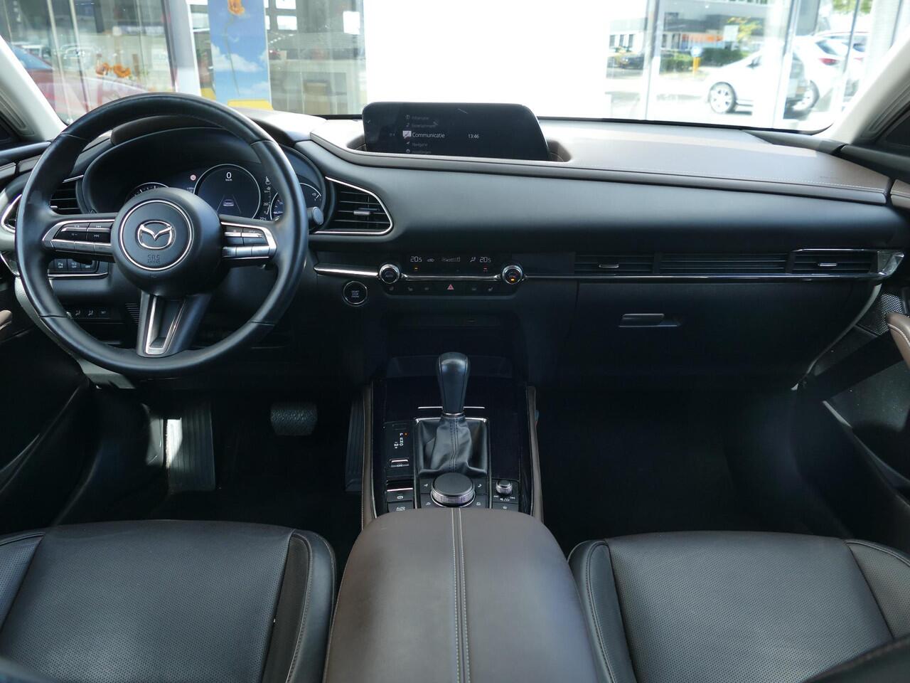 Mazda CX-30 2.0 e-SkyActiv-X M Hybrid Luxury | Trekhaak | ALL SEASON | Leder | Camera | RIJKLAARPRIJS!