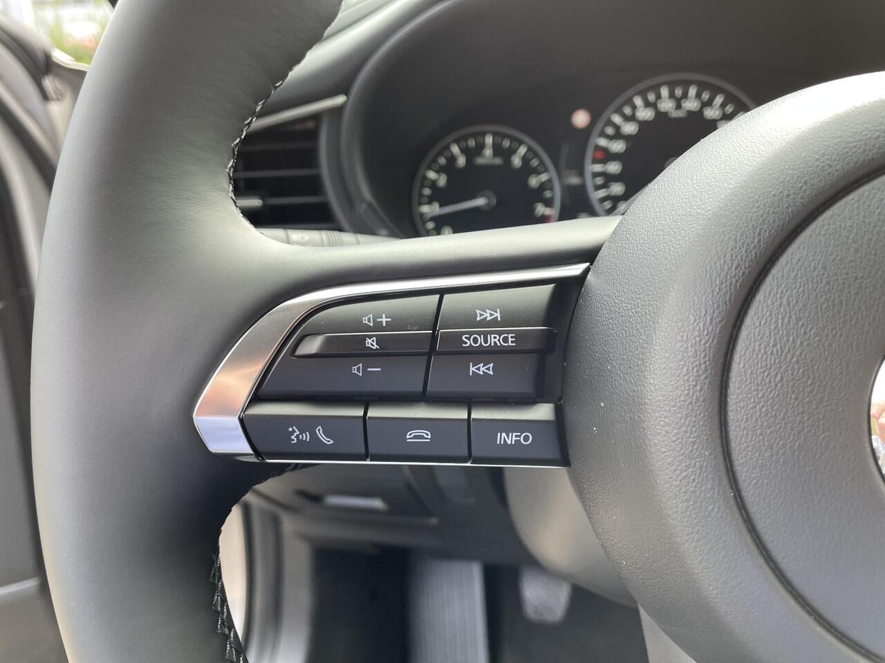 Mazda CX-30 2.0 e-SkyActiv-X 186 M Hybrid Centre Line , Demovoordeel ¤ 5.040,-, Adap. Cruise, Clima, Stoelverwarming, Stuurverwarming, LMV 18 Inch, Stoffen bekleding, Camera, PDC, Navi, HUD, Apple Carplay