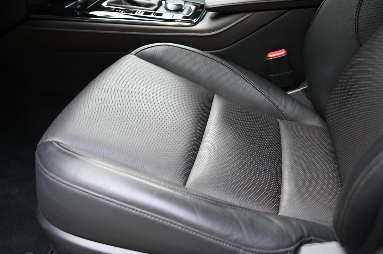 Mazda CX-30 e-SkyActiv-G 150 automaat Exclusive-line met Black Comfort Pack/Driver Assistance & Sound Pack en Design Pack *Dealeronderhouden* *BTW* *All-in prijs*