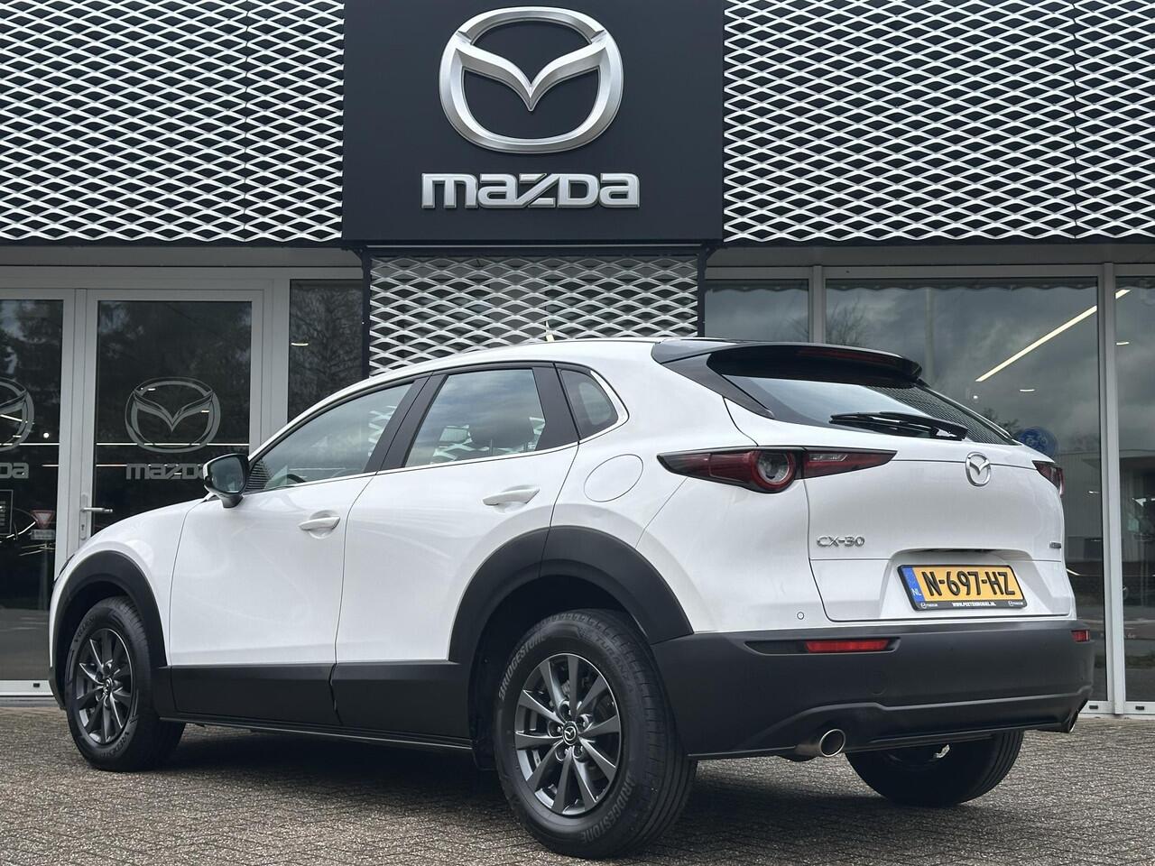 Mazda CX-30 2.0 e-SkyActiv-G M Hybrid Comfort | PARKEER SENSOREN VOOR EN ACHTER | ACHTERUITRIJ CAMERA | HEADUP DISPLAY |