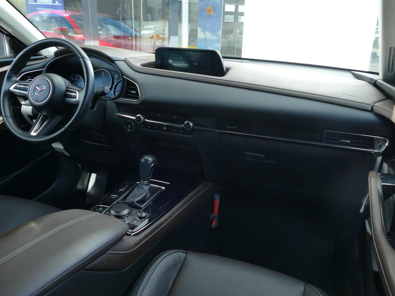 Mazda CX-30 2.0 e-SkyActiv-X M Hybrid Luxury | Trekhaak | ALL SEASON | Leder | Camera | RIJKLAARPRIJS!