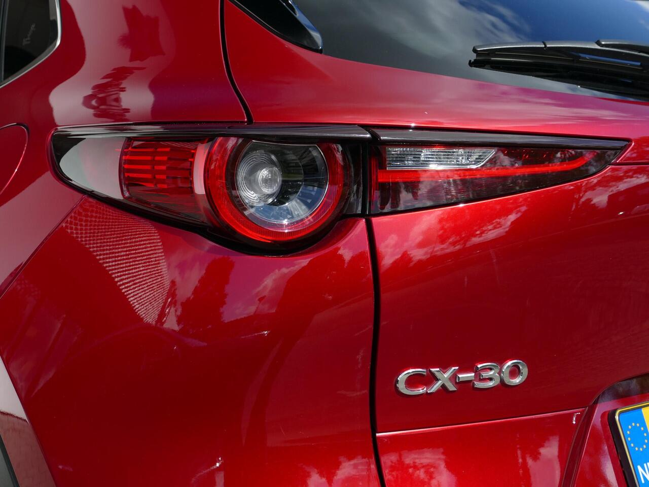 Mazda CX-30 2.0 e-SkyActiv-X M Hybrid Luxury | Trekhaak | ALL SEASON | Leder | Camera | RIJKLAARPRIJS!
