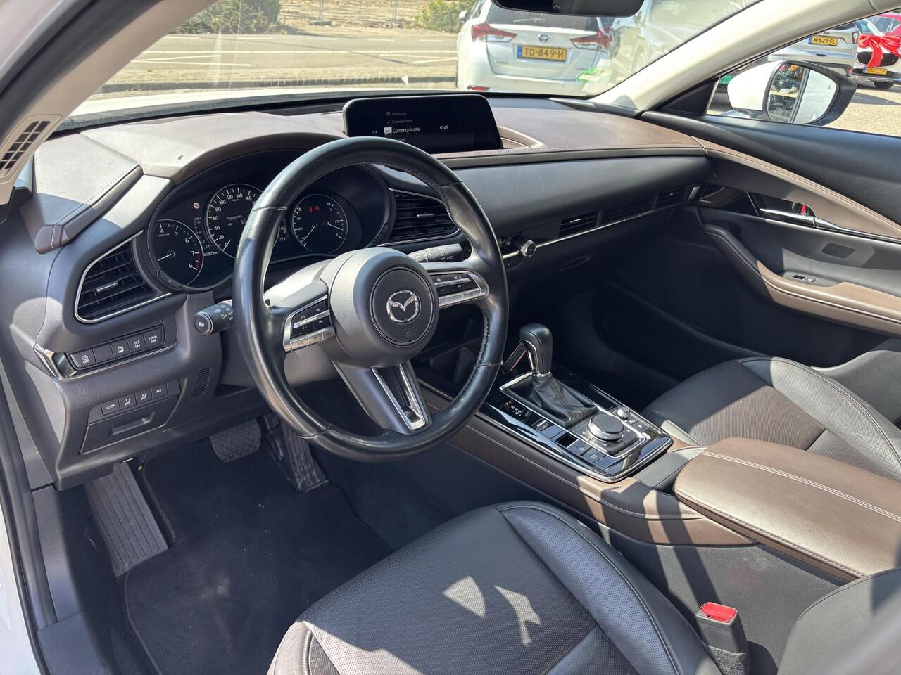 Mazda CX-30 2.0 e-SkyActiv-X186 M Hybrid Luxury , Automaat, Trekhaak, Schuifdak, Aero Pakket, Leder, Adap.Cruise, Bose, LMV 18 Inch, HUD, Stuur/Stoelverwarming