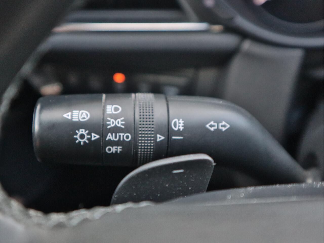 Mazda CX-30 2.0 e-SkyActiv-X M Hybrid Luxury Automaat | Schuifdak | Trekhaak | Stoelverwarming | Navigatie | Camera | Bose Soundsysteem |