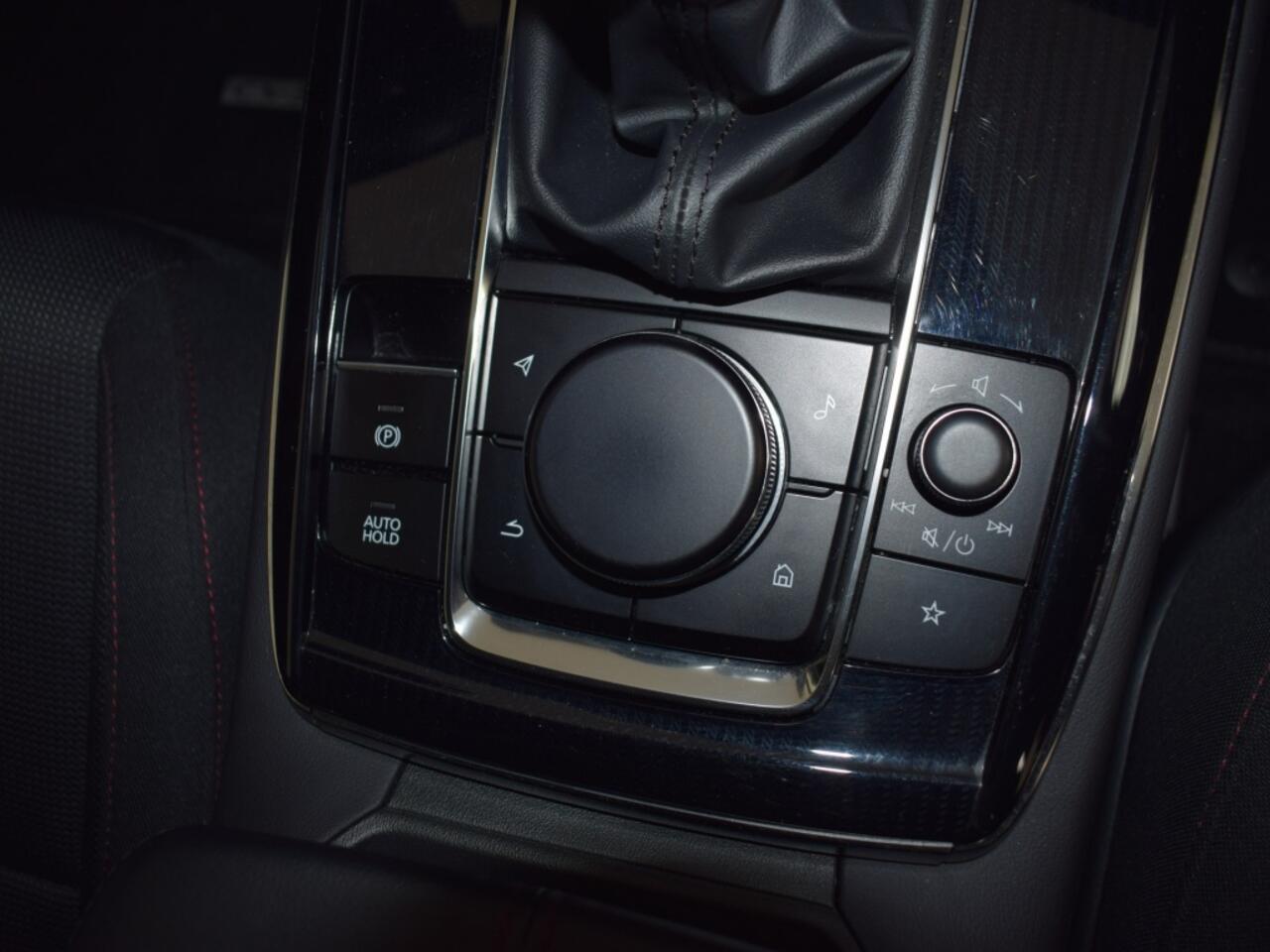 Mazda CX-30 2.0 eSA-X SPORTIVE CAMERA 18" LMV APPLE CARPLAY