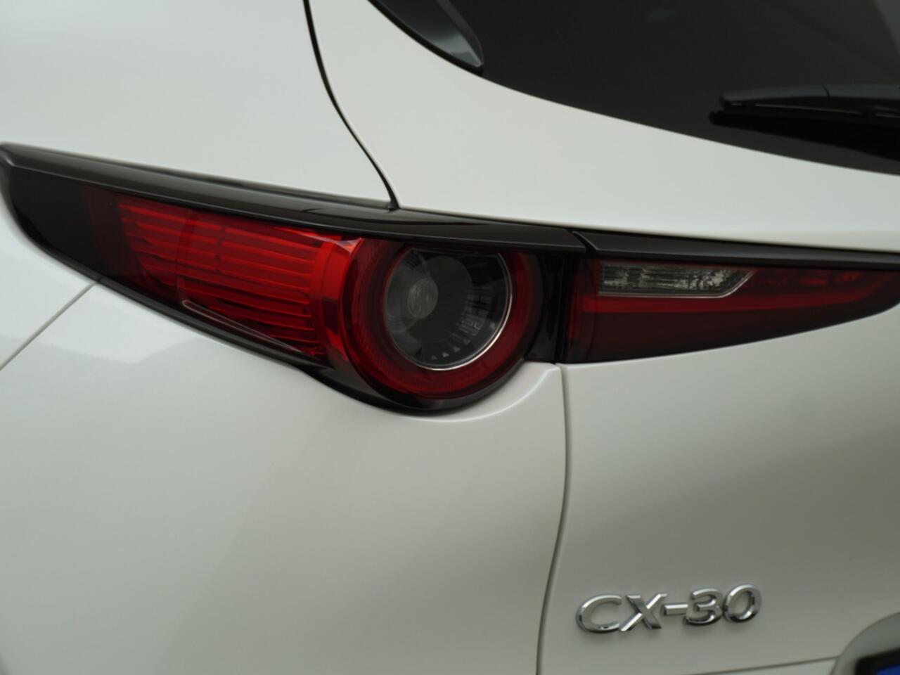 Mazda CX-30 Skyactiv-X 186 Sportive/18"/Bose/Electr. a klep