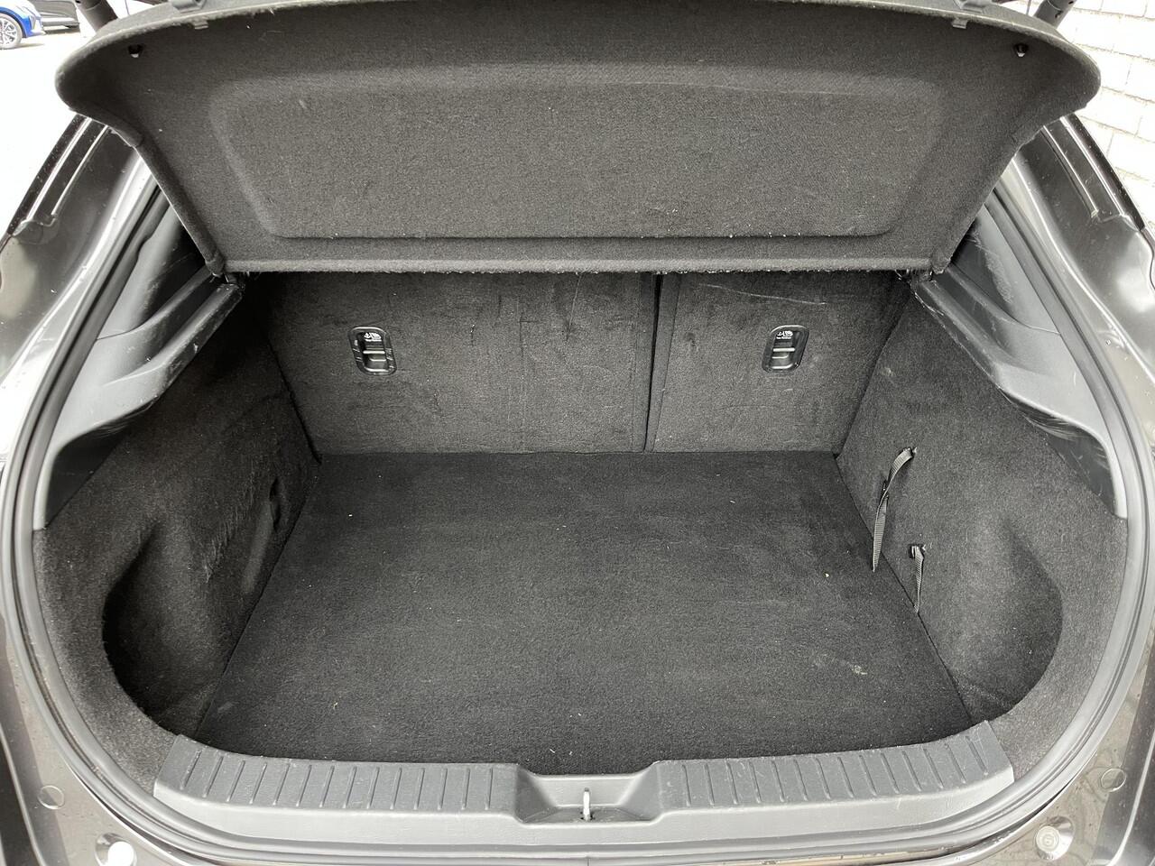 Mazda CX-30 2.0 e-SkyActiv-X M Hybrid Luxury | Head-Up Display | 360° Camera | Apple CarPlay / Android Auto | Stoel + stuurverwarming |