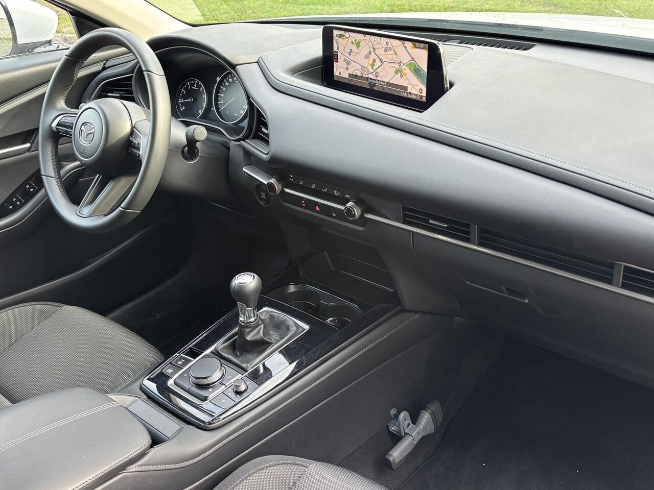Mazda CX-30 2.5 e-SkyActiv-G M Hybrid Prime-line Navigatie, Apple Carplay / Android Auto, A.Rij-Camera, Cruise Controle Add, Airco, Middenarmsteun, Lichtmetaal.