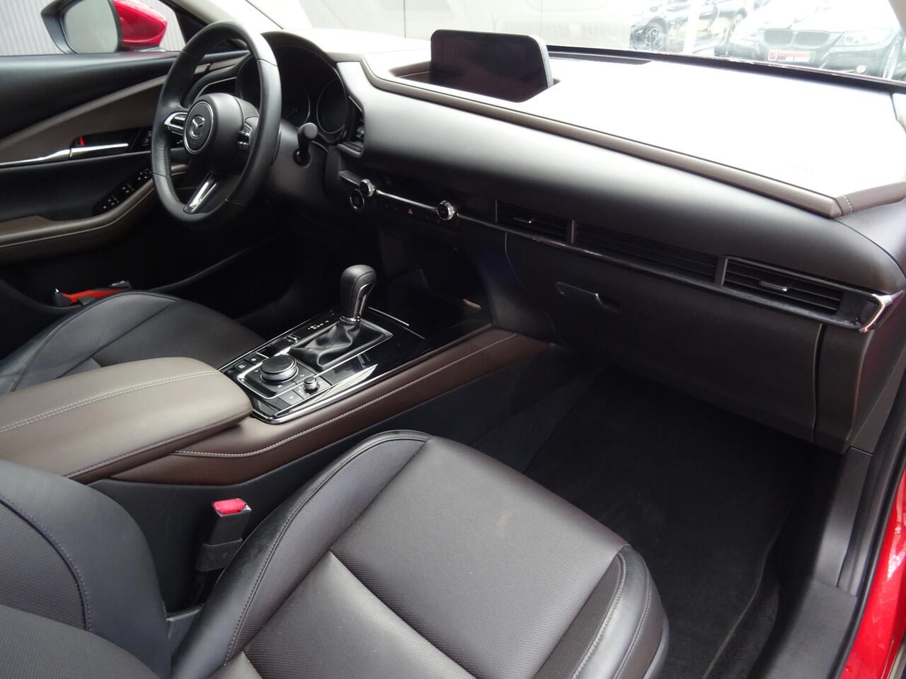 Mazda CX-30 2.0 e-SkyActiv-X M Hybrid Luxury * LAGE KM * LEER * HEAD-UP !!