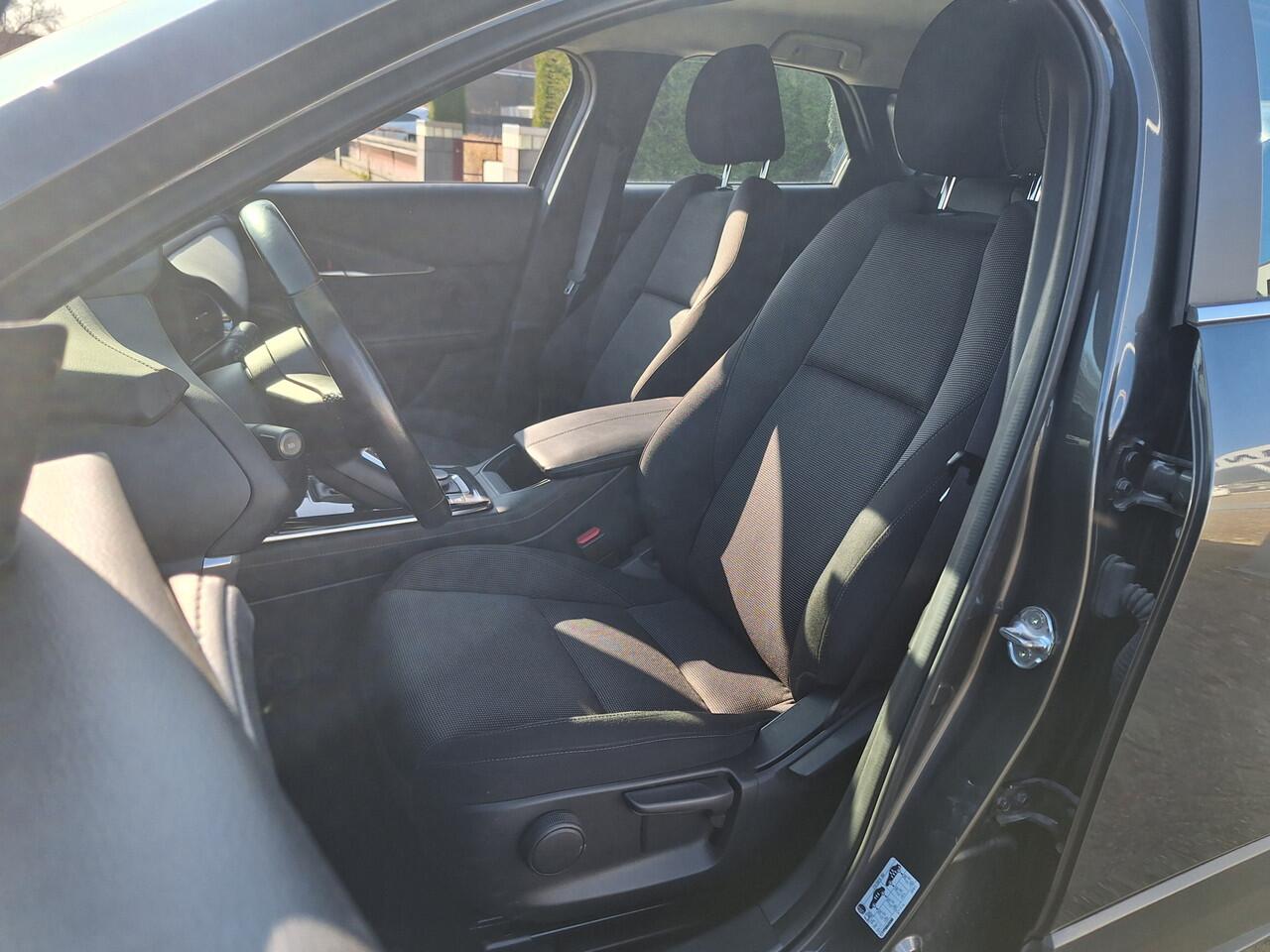 Mazda CX-30 2.0 e-SkyActiv-G M Hybrid 360 camera/stoelverwarming/(26-12-2022)/PDC v&a/enz.....