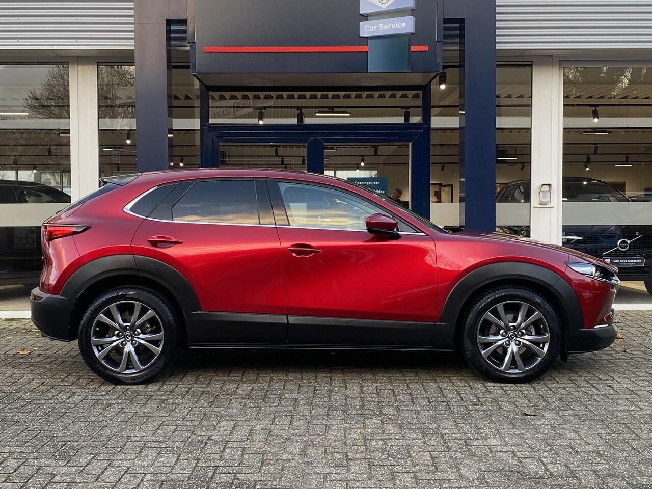 Mazda CX-30 2.0 e-SkyActiv-X M Hybrid Luxury / Automaat / NL-Auto / 1e-Eigenaar / Adaptieve Cruise-Control Stop&Go / Stoelverwarming / Stuurverwarming / Elektr.-Stoelen met Geheugen / Climate-Control / Apple-Carplay & Android-Auto / Head-Up-Display / Elektr.-Achterkl