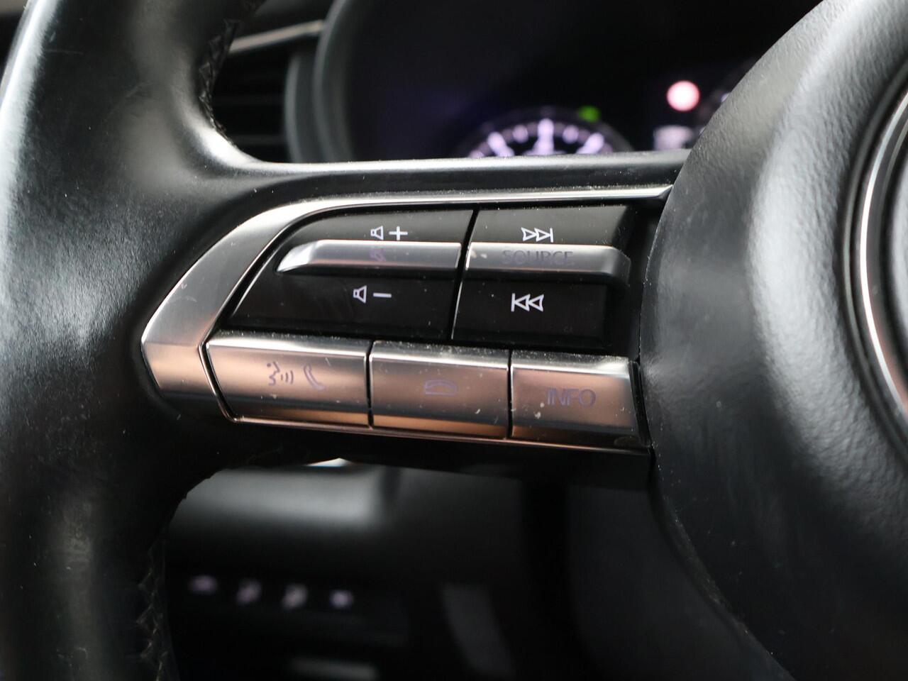 Mazda CX-30 2.0 e-SkyActiv-X M Hybrid Luxury | 180 PK | Trekhaak afneembaar | Lederen bekleding | Navigatiesysteem | Head-up display |