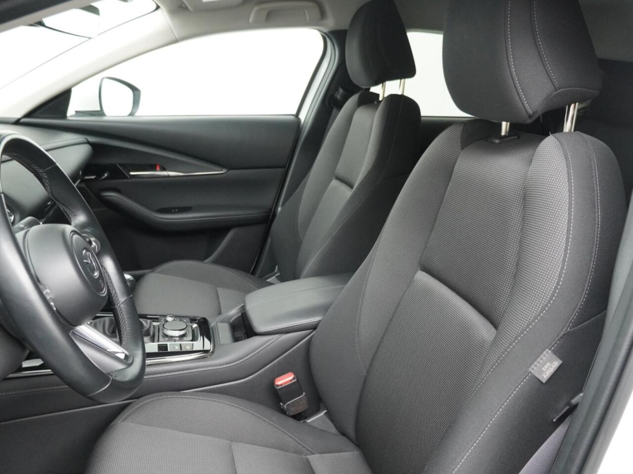 Mazda CX-30 Skyactiv-X 186 Sportive/18"/Bose/Electr. a klep