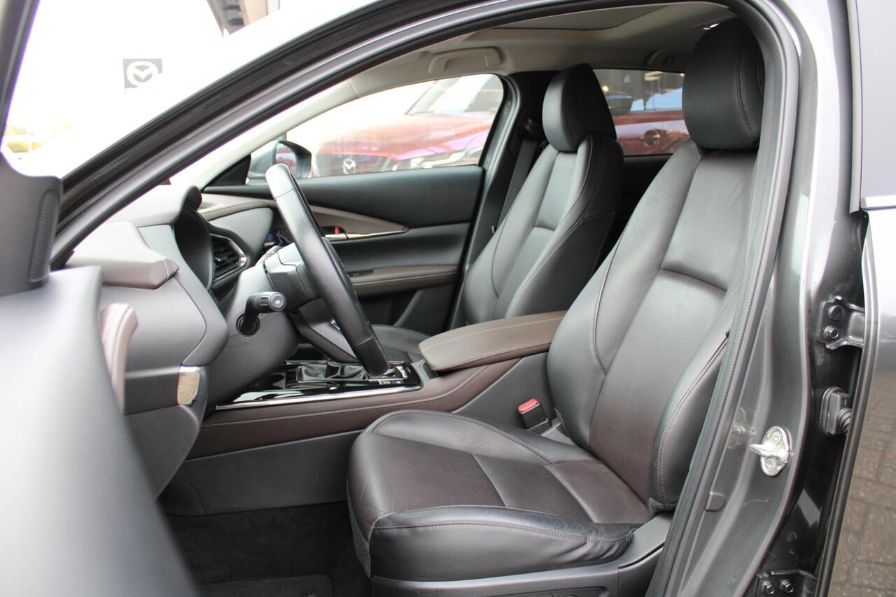 Mazda CX-30 2.0 e-SkyActiv-X 186 M Hybrid Luxury , Schuif/Kanteldak, Leder, 360 Camera, Navi, Bose, Adap.Cruise, Stoel/Stuurverwarming, Apple Carplay, Android Auto, Clima, LMV 18 Inch, HUD, LKA, PDC
