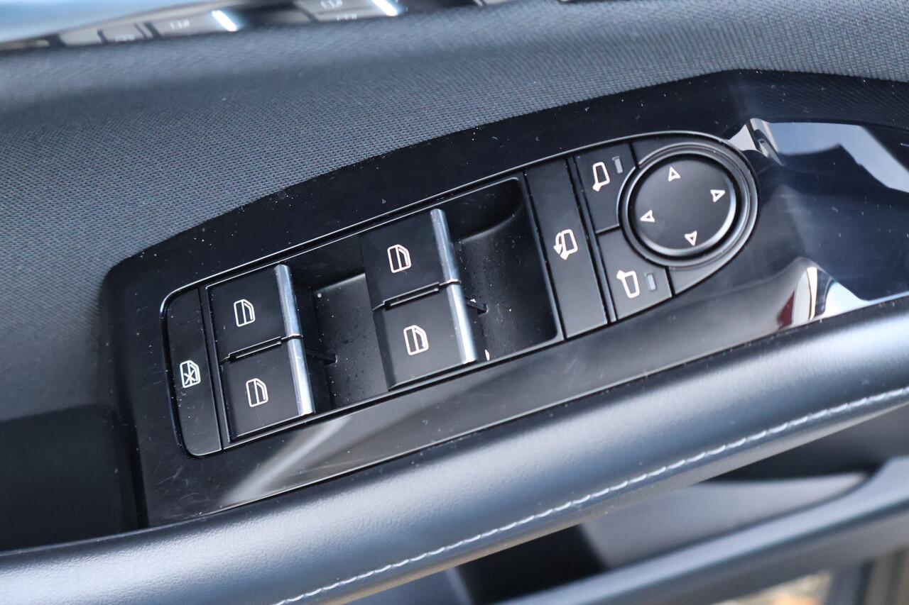 Mazda CX-30 2.0 e-SkyActiv-G M Hybrid Exclusive-line .