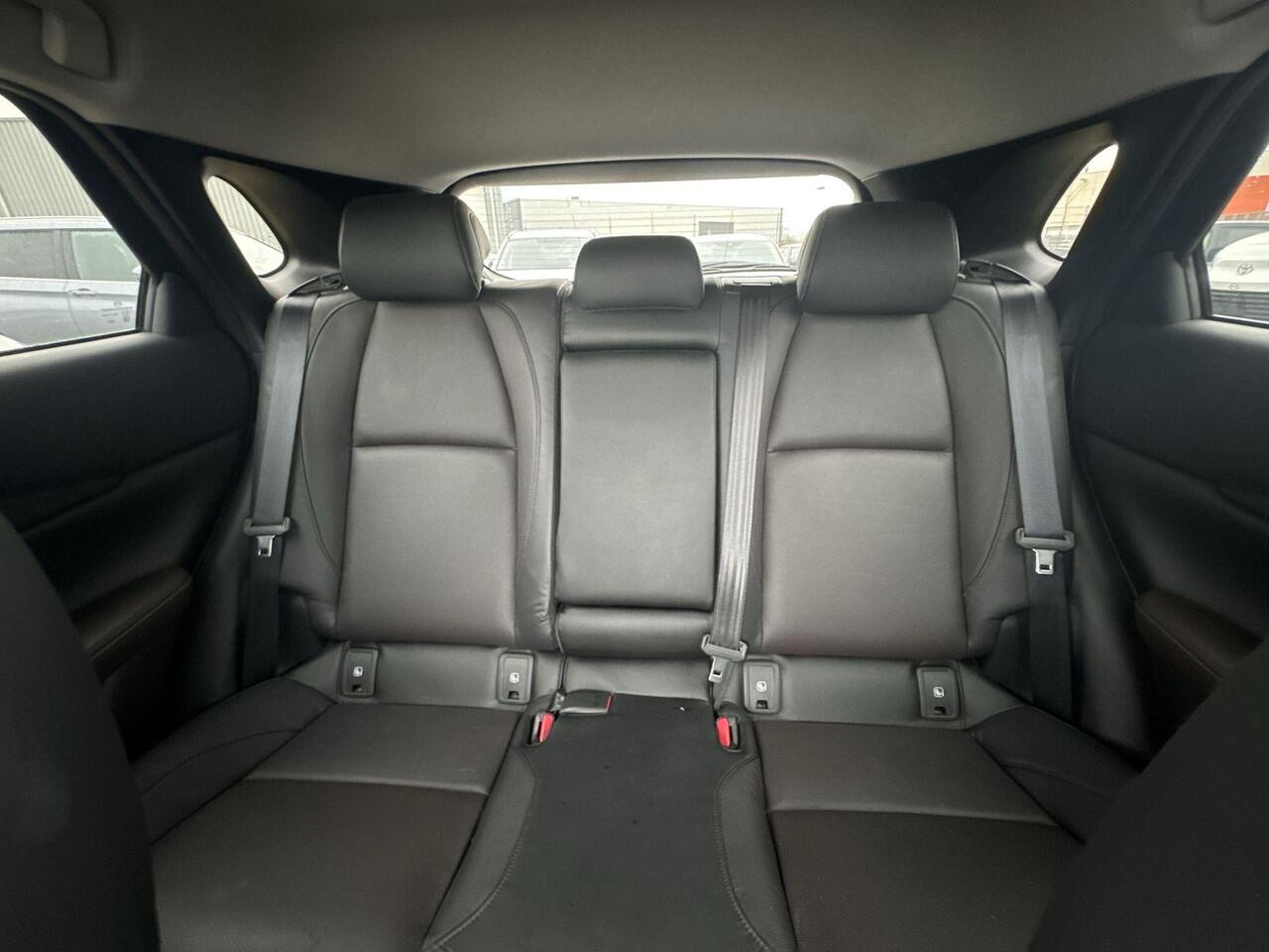 Mazda CX-30 2.0 e-SkyActiv-X M 186pk Hybrid Luxury | NL-Auto | Automaat | Rijklaar | Apple Carplay | Parkeersensor | Stoelverwarming