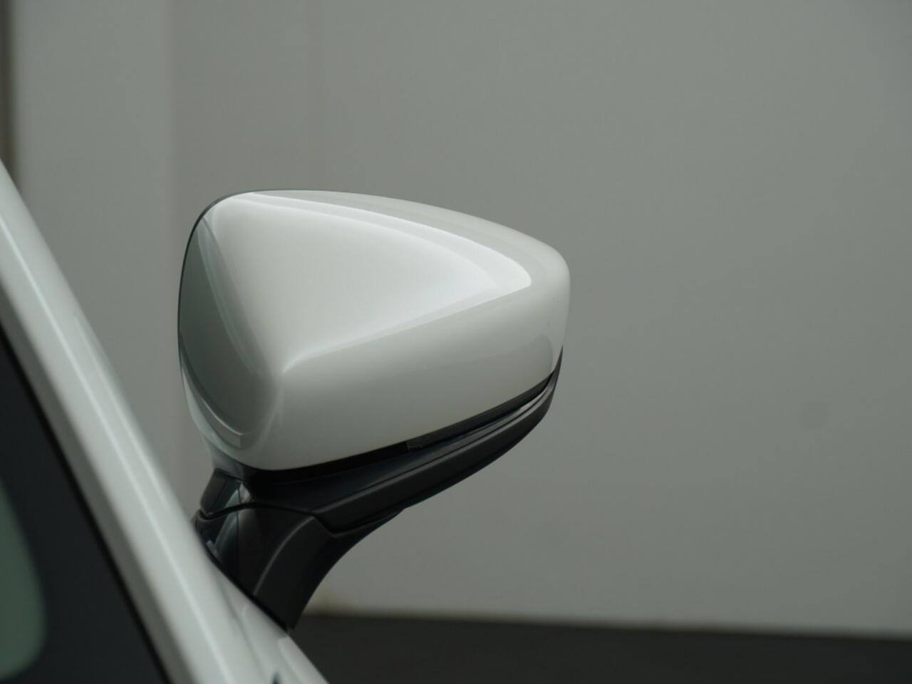 Mazda CX-30 Skyactiv-X 186 Sportive/18"/Bose/Electr. a klep