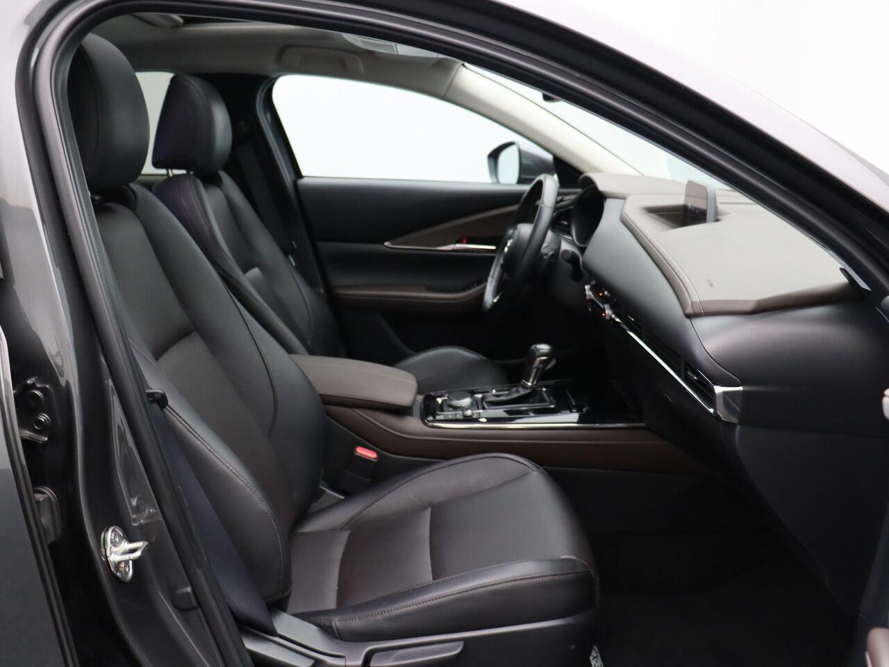 Mazda CX-30 2.0 e-SkyActiv-X M Hybrid Luxury | Stuur en Stoelverwarming | Head-up Display | Keyless Entry | Elektrische Achterklep |