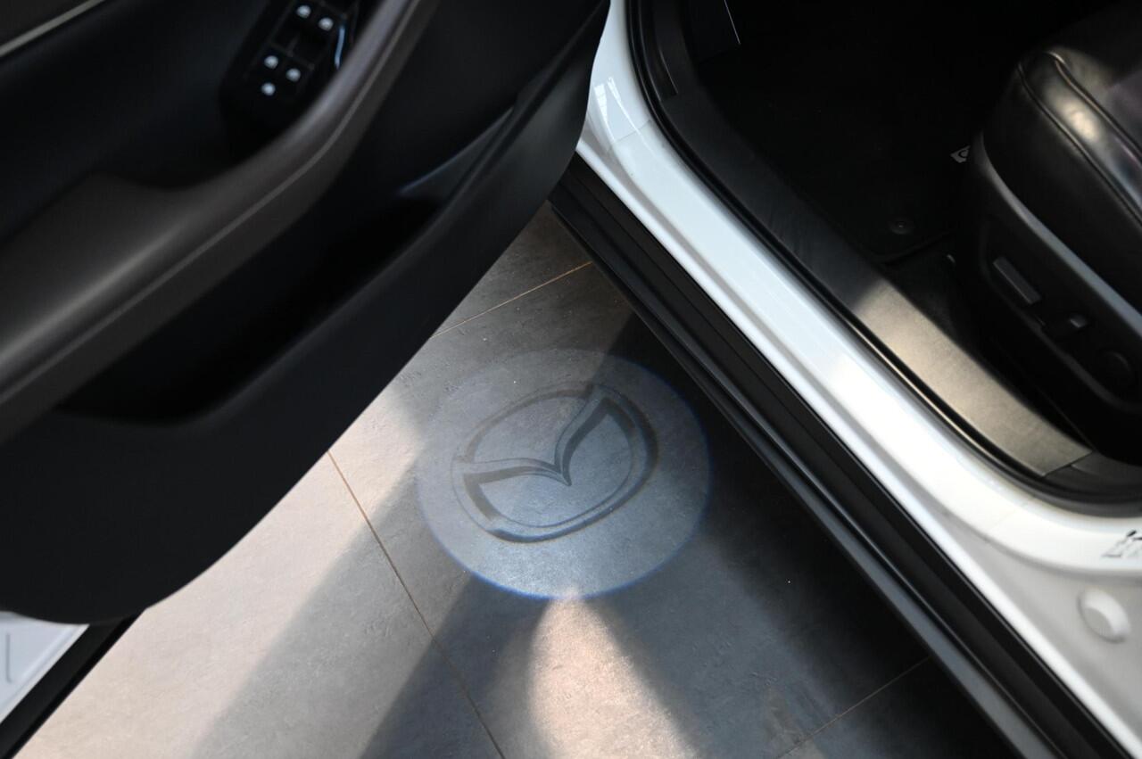 Mazda CX-30 e-SkyActiv-X 180 6MT Luxury met I-activsense *Dealeronderhouden* *All-in prijs*