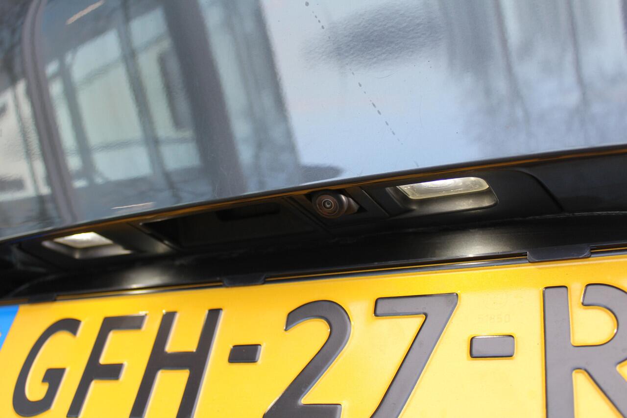 Mazda CX-30 2.0 e-SkyActiv-X M Hybrid Comfort | Incl. 12 maanden Garantie | 360* Camera | Adaptive cruise controle | Lane assist | Stoel/Stuur verwarming | Elektrische kofferbakklep | Dodenhoeksensoren | Keyless start | Head-Up Display | Parkeersensoren V+A | Climate