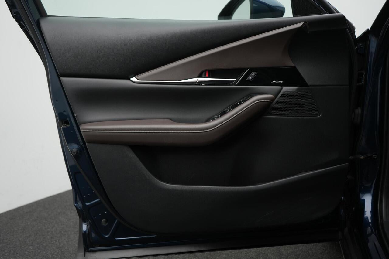 Mazda CX-30 2.0 SkyActiv-X Luxury : dealer onderhouden