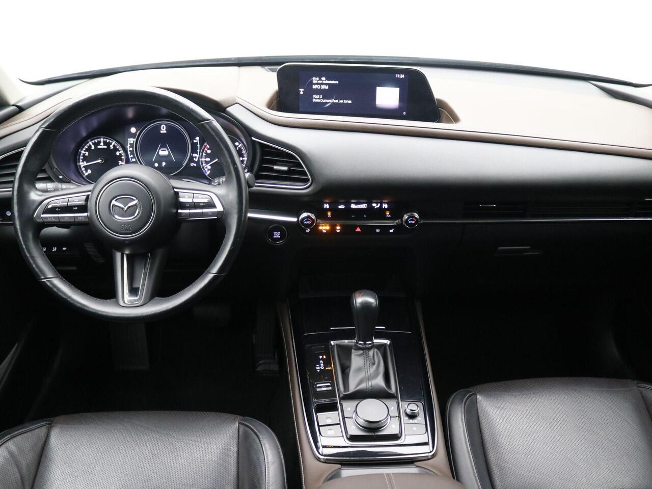 Mazda CX-30 2.0 e-SkyActiv-X M Hybrid Luxury AUTOMAAT / Trekhaak / 1300kg Trekgewicht / Dealeronderhouden / Lederen Bekleding / HUD Display / Adaptieve Cruise Control /