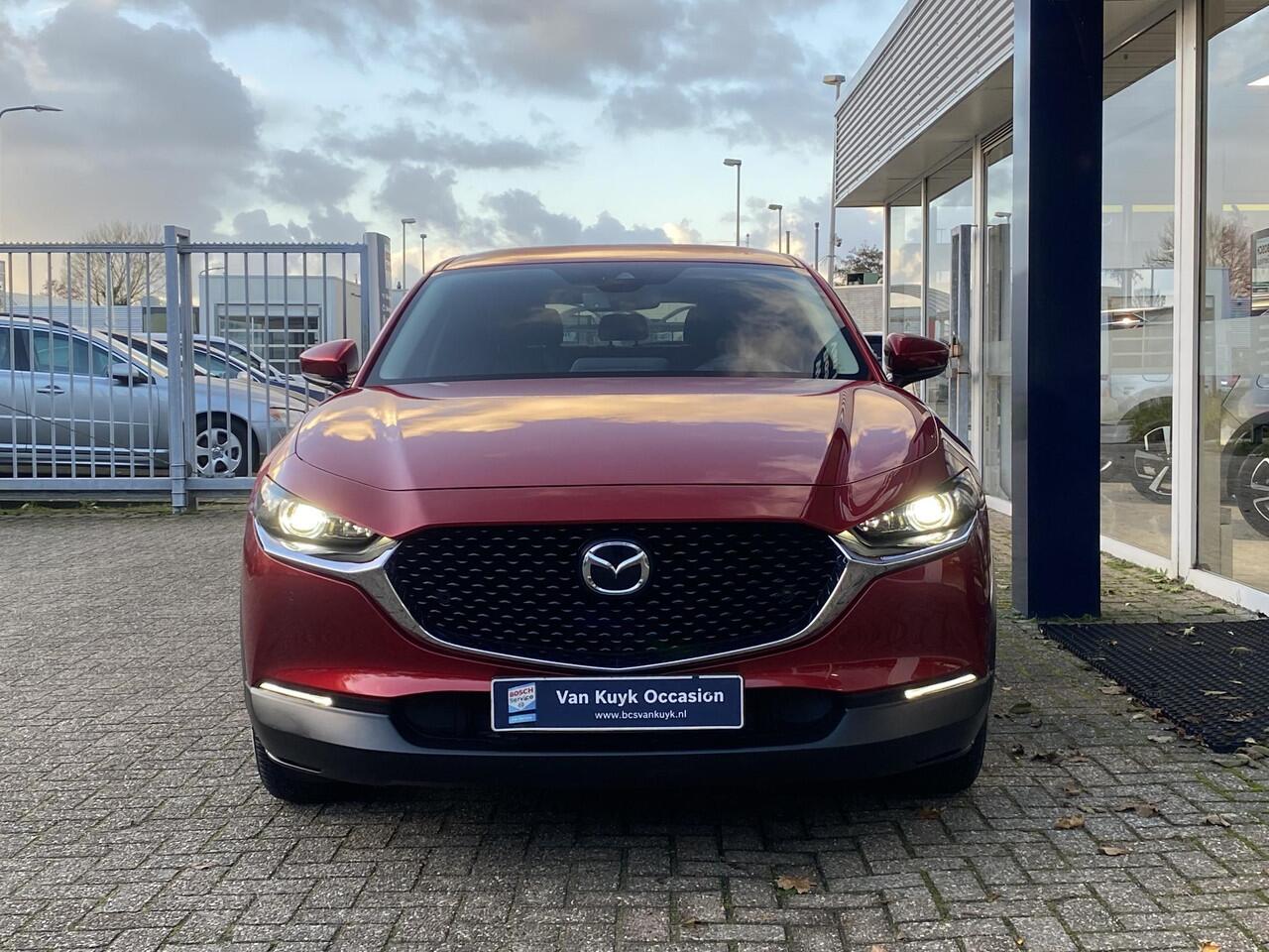 Mazda CX-30 2.0 e-SkyActiv-X M Hybrid Luxury / Automaat / NL-Auto / 1e-Eigenaar / Adaptieve Cruise-Control Stop&Go / Stoelverwarming / Stuurverwarming / Elektr.-Stoelen met Geheugen / Climate-Control / Apple-Carplay & Android-Auto / Head-Up-Display / Elektr.-Achterkl