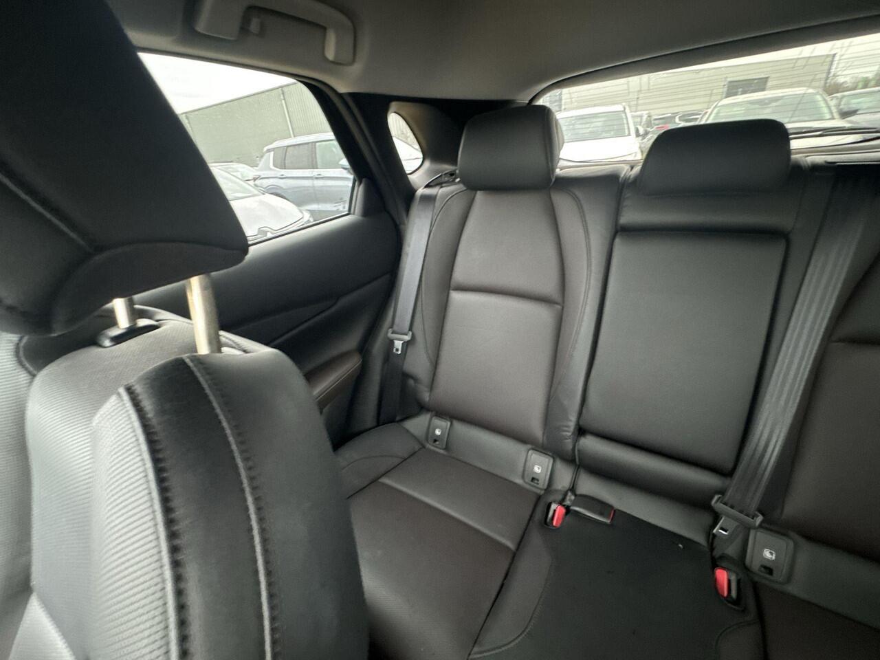 Mazda CX-30 2.0 e-SkyActiv-X M 186pk Hybrid Luxury | NL-Auto | Automaat | Rijklaar | Apple Carplay | Parkeersensor | Stoelverwarming