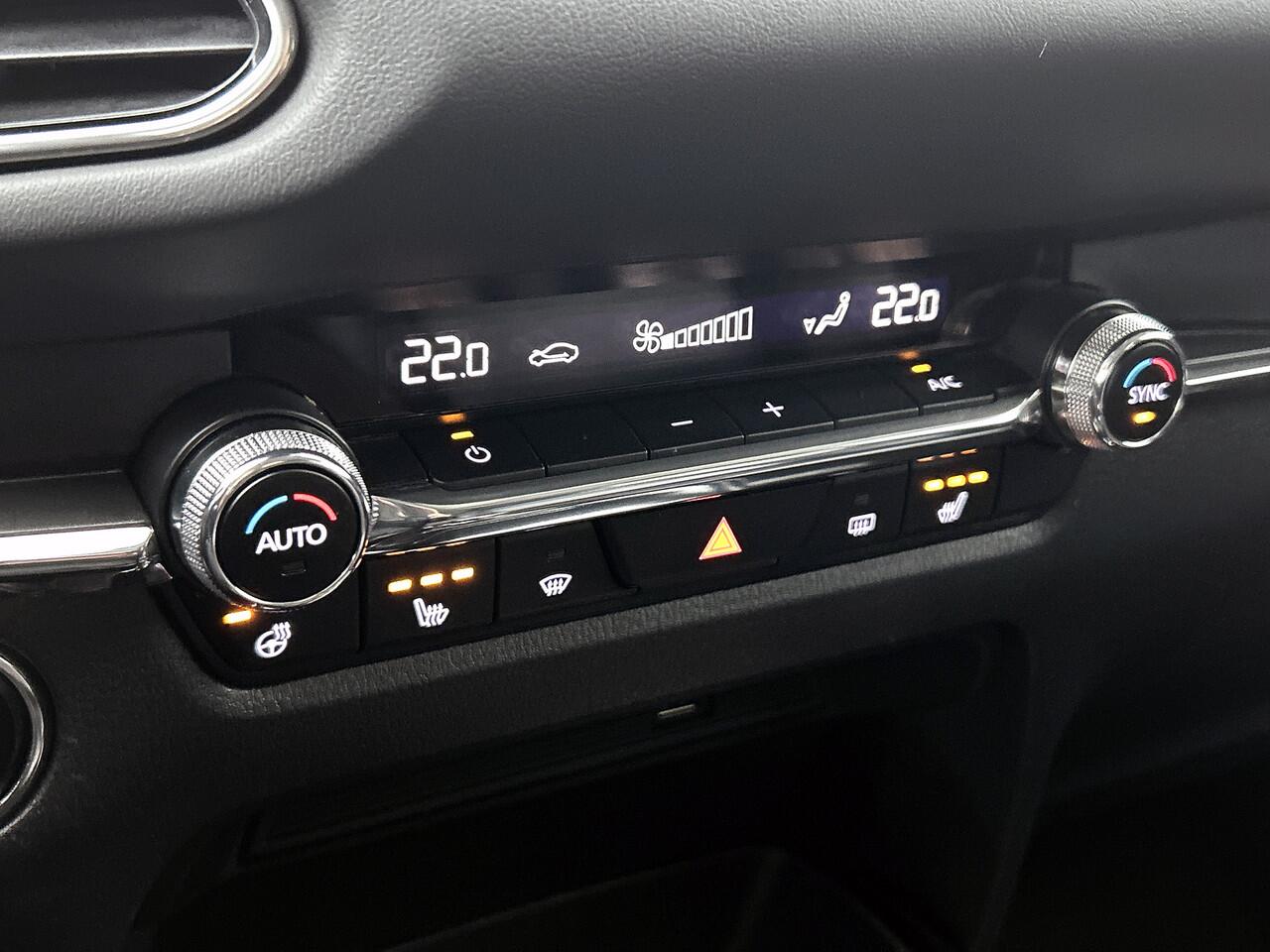 Mazda CX-30 2.0 e-SkyActiv-X M Hybrid Luxury | 1e eigenaar | Trekhaak | NL auto