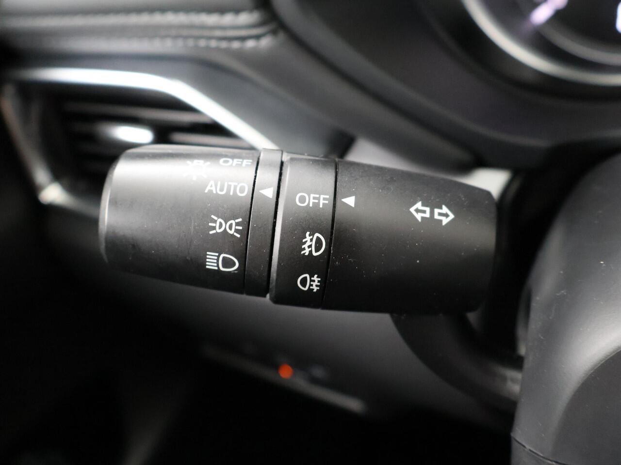 Mazda CX-5 2.0 SkyActiv-G 165 Comfort | 165 PK | Automaat | Multifunctioneel stuurwiel | Spraakbediening | Cruise control | Automatische verlichting | Dab+ | Bluetooth | Navigatie | PDC Voor + Achter | Stuurverwarming | Stoelverwarming | Climate | Autohold |