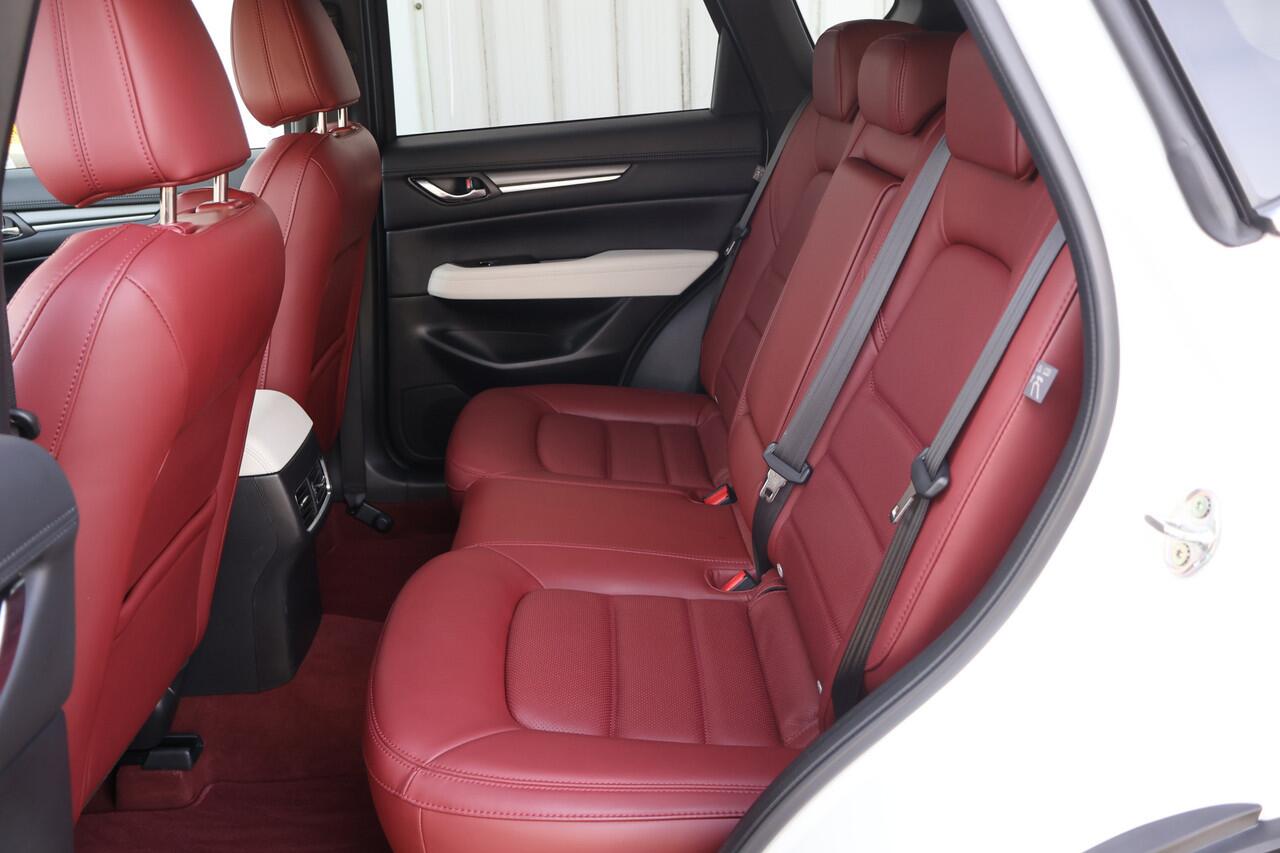 Mazda CX-5 2.5 SkyActiv-G 194 100th Anniversary Edition / Signature .