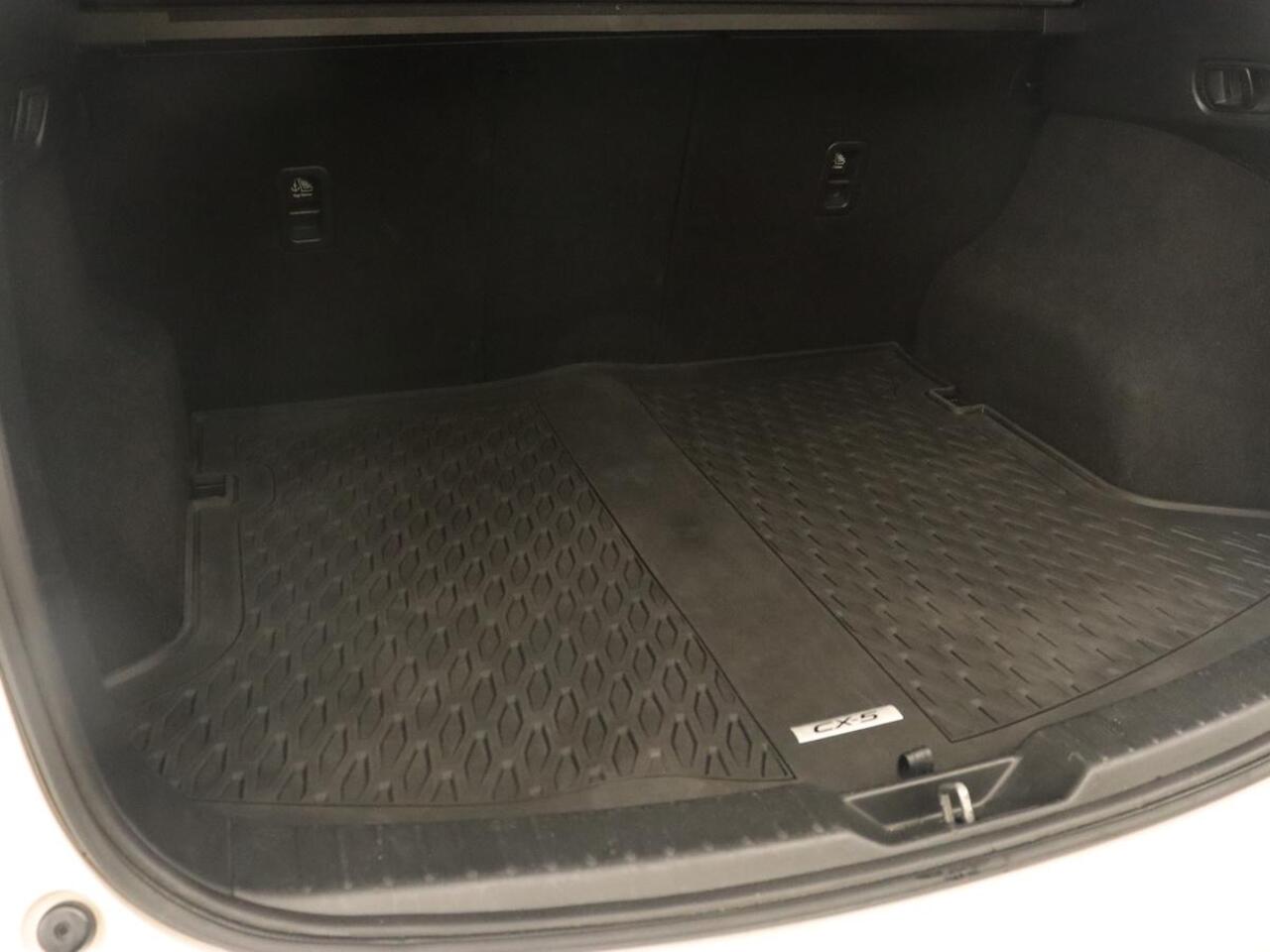 Mazda CX-5 2.0 SkyActiv-G 165 Comfort | Trekhaak | Stoelverwarming | Carplay | Full LED | Stuurverwarming | Navigatie | Keyless | Dodehoek detectie | 19'' lichtmetalen velgen