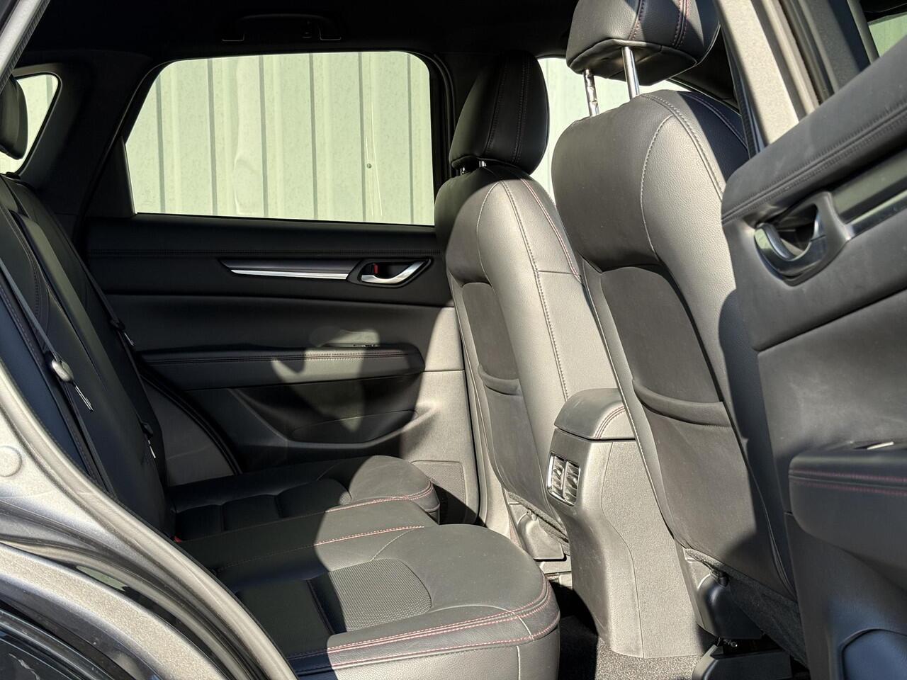 Mazda CX-5 2.0 e-SkyActiv-G M Hybrid 165 Homura / Fabrieksgarantie t/m 04-2027 / Comfort Pack / 19" LMV / 2.000 kg Trekgewicht / Lederen bekleding / Stoelventilatie voor / Verwarmde stoelen voor en achter / Adaptive Cruise / Rondomzicht Camera / Bose Audio /