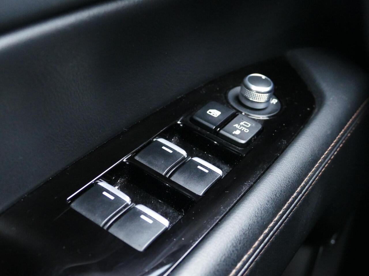 Mazda CX-5 2.0 SkyActiv-G 165 Luxury | BOSE | Navigatie | Leder | 1800kg Trekvermogen | RIJKLAARPRIJS!