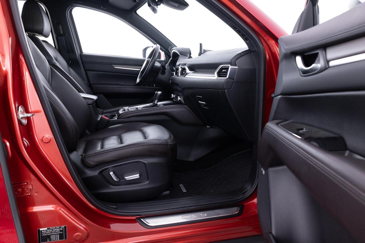 Mazda CX-5 2.0 SkyActiv-G 165 Signature | AUTOMAAT | APPLE CARPLAY | LEDER | BOSE AUDIO | 360 CAMERA | HEAD UP | ADAPTIEF CRUISE CONTROL | DODEHOEK DETECTIE |