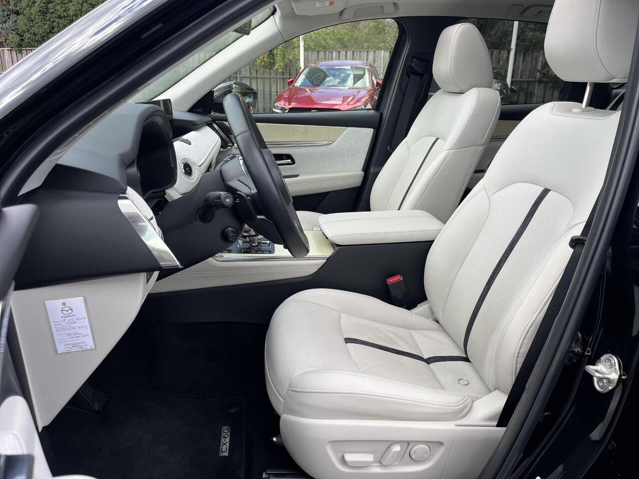 Mazda CX-60 2.5 e-SkyActiv PHEV Takumi | Convenience Pack | Driver Assistance Pack | Panorama Pack |