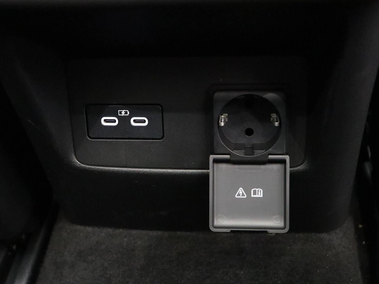 Mazda CX-60 3.3 e-SkyActiv Homura | Trekhaak | Panoramadak | Trekgewicht 2500kg | Stoelverwarming | Stoelventilatie | Bose Audio |