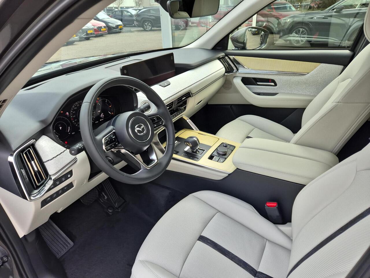 Mazda CX-80 2.5 e-SkyActiv PHEV Takumi Plus | 9000,- korting | Ongekentekend | 6 persoons | Panoramadak | 360 Camera | Adaptieve cruise control | Bose | 7 Persoons |